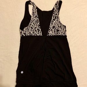 Lululemon workout top